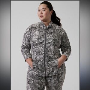 Athleta Salutation Jacket Floral textured abstract pattern Black white gray  1X